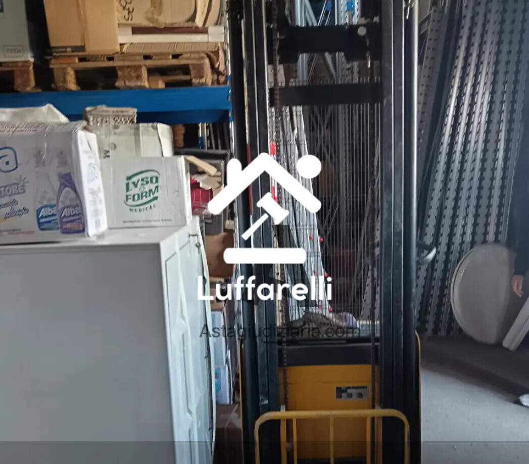 Automezzi Commerciali – Il lotto comprende due automezzi, un Jeep Limited 4x4… — foto 6
