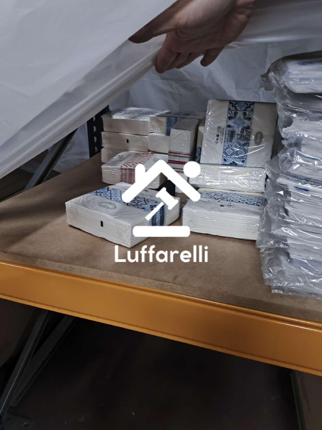 Attrezzature Varie – Il lotto comprende giacenze di magazzino costituite da articoli… — foto 9