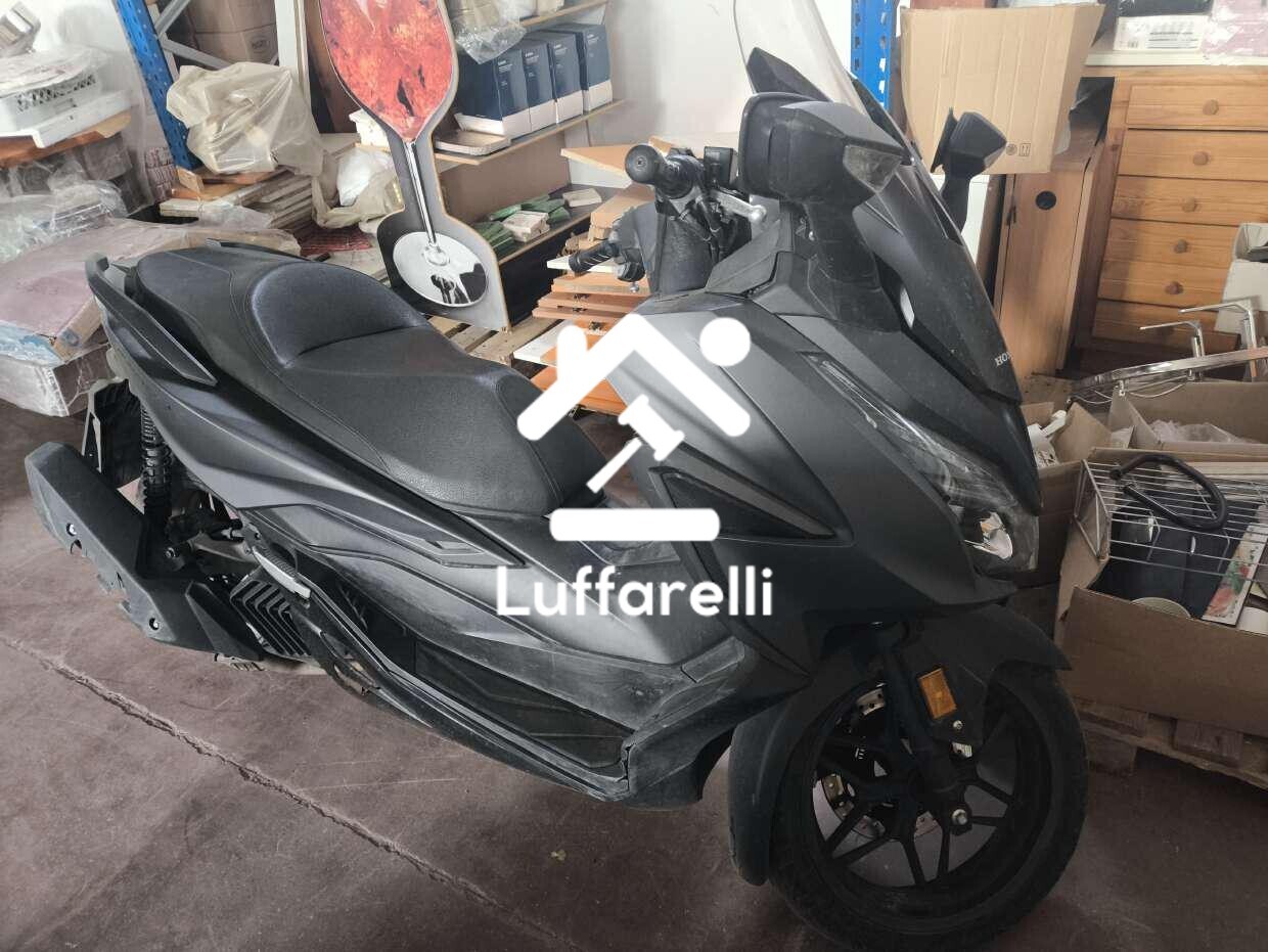Motoveicolo O Ciclomotore – Il lotto comprende un motociclo Honda, modello JK0211, con… — foto 3