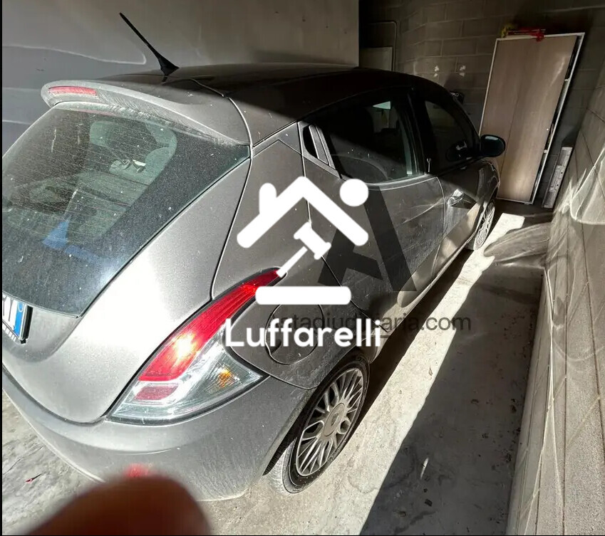 Autovetture – Il lotto comprende un'autovettura Lancia Ypsilon, immatricolata… — foto 2
