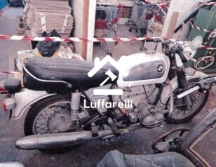 Veicoli – Il lotto comprende motoveicoli e merce varia, venduti nello… — foto 4