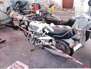 Veicoli – Il lotto comprende motoveicoli e merce varia, venduti nello… — foto 3