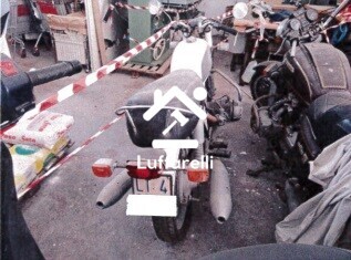 Veicoli – Il lotto comprende motoveicoli e merce varia, venduti nello… — foto 2