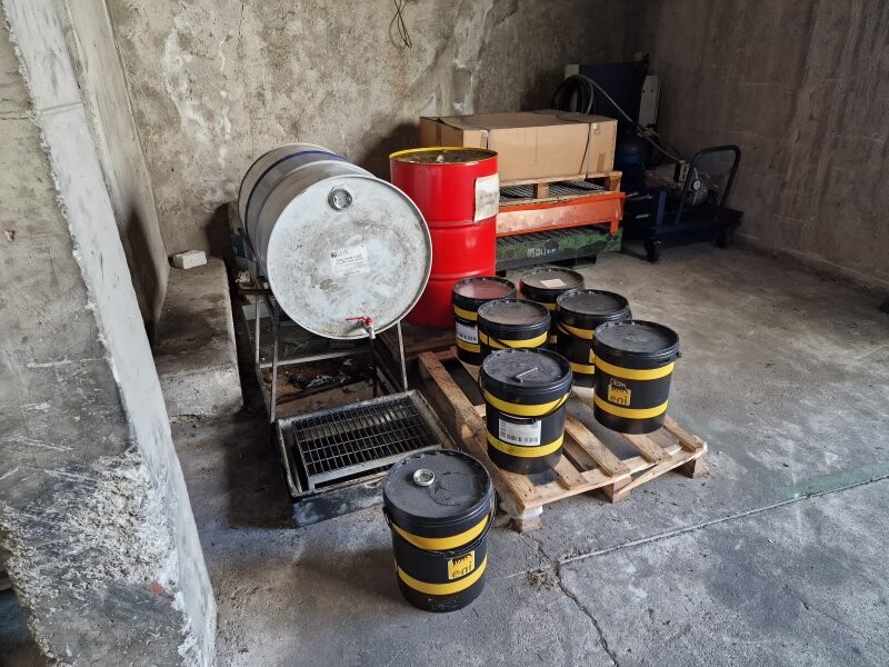 Materie Prime E Prodotti – Il lotto comprende materiale vario per stamperia pesante… — foto 8