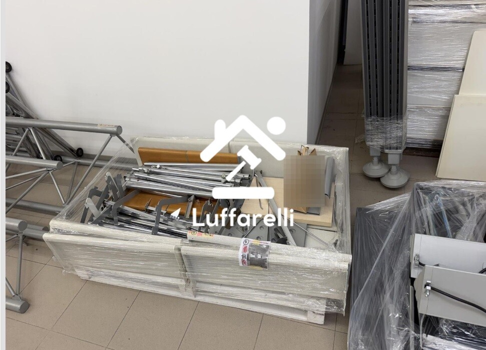 Mobili E Arredo Per Ufficio – Il lotto comprende arredi e attrezzature da negozio, tra cui un… — foto 5