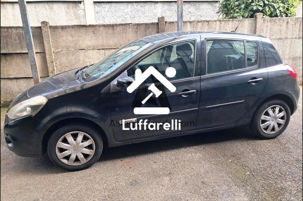 Autovetture – Il lotto comprende un'autovettura Renault Clio immatricolata il… — foto 3