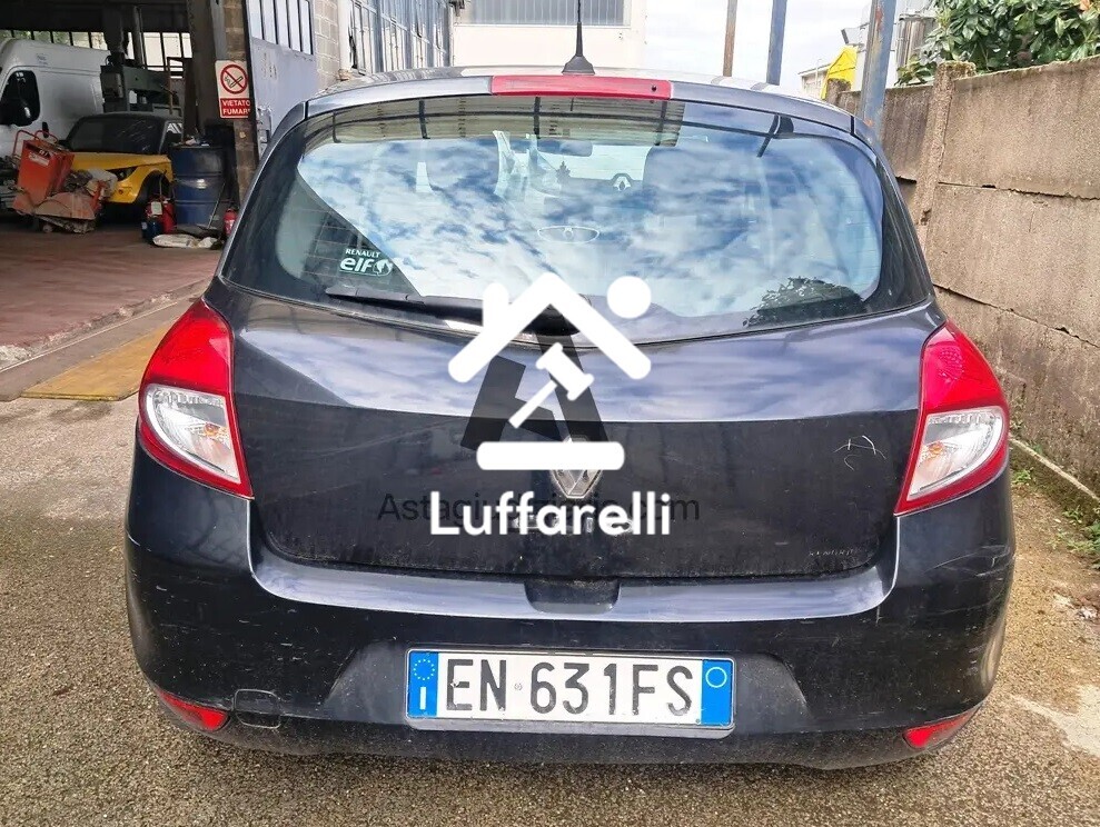 Autovetture – Il lotto comprende un'autovettura Renault Clio immatricolata il… — foto 5