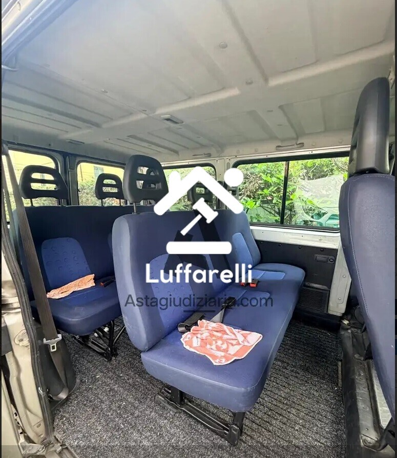 Automezzi Commerciali – Il lotto comprende un autoveicolo per trasporto persone ad uso… — foto 6