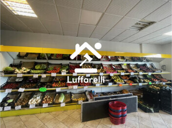 Arredi Da Ufficio E Varie – Il lotto comprende attrezzature per negozio di frutta e verdura… — foto 2