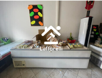 Arredi Da Ufficio E Varie – Il lotto comprende attrezzature per negozio di frutta e verdura… — foto 3