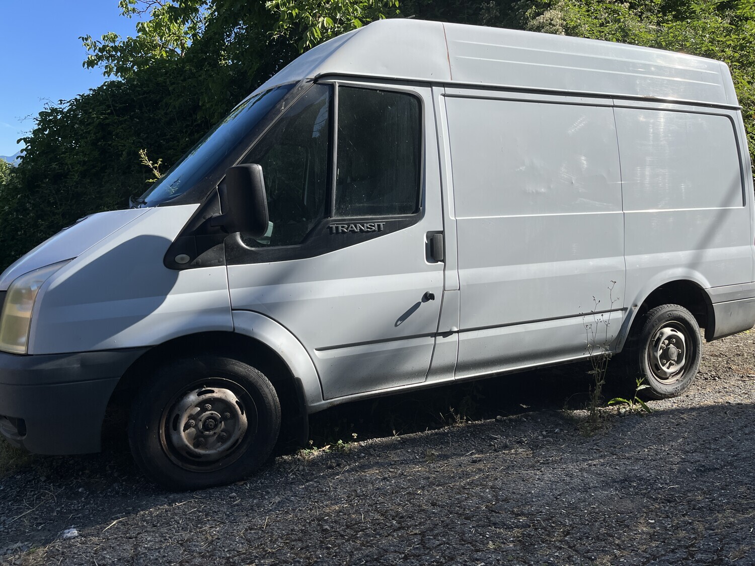 Automezzi Commerciali – Il lotto comprende un autocarro Ford Transit, alimentazione… — foto 2