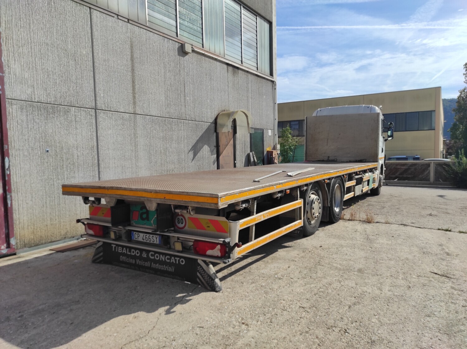 Automezzi Commerciali – Il lotto comprende un autocarro Scania R124 GA usato, targato… — foto 4