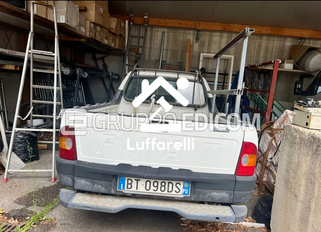 Attrezzature Varie – Il lotto unico comprende attrezzature, macchinari e accessori… — foto 2