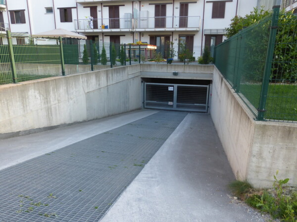 GARAGE / POSTO AUTO VIA MONFORTE - CARRÙ — foto 3