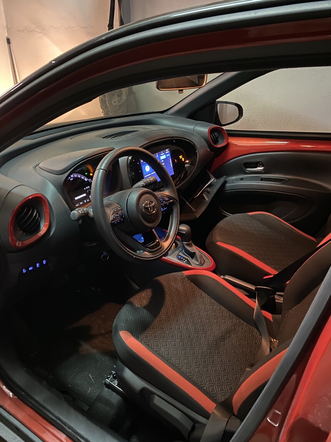 Autovetture – Il lotto comprende un'autovettura Toyota Aygo X, immatricolata… — foto 3