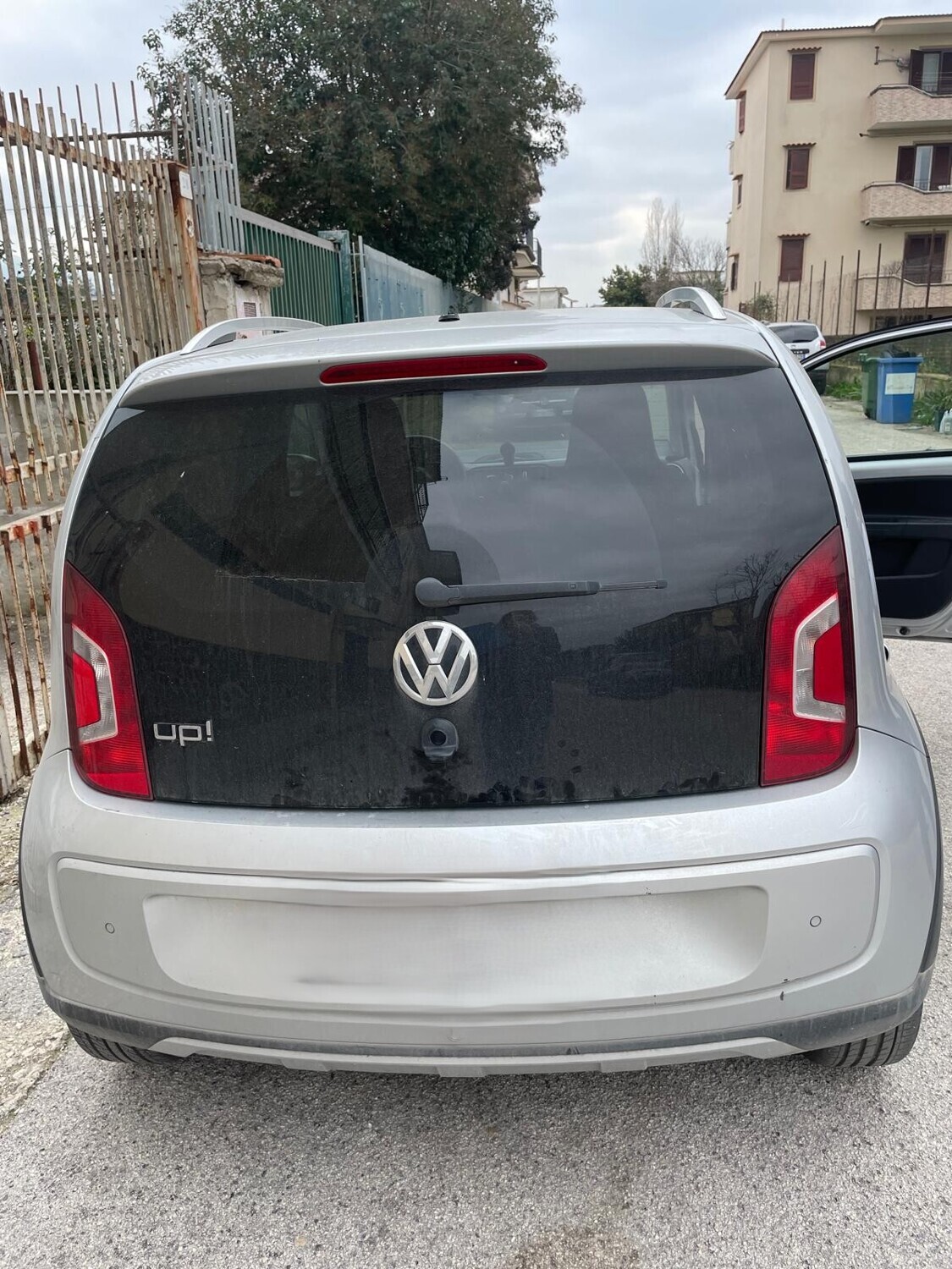 Autovetture – Lotto costituito da un'autovettura Volkswagen Up, con… — foto 6