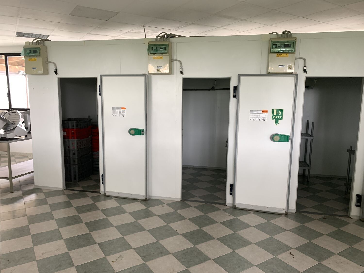 Attrezzature Varie – Il lotto comprende, in blocco, 3 celle frigorifere complete di… — foto 2