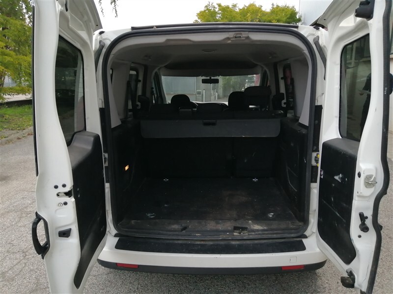 Automezzi Commerciali – Il lotto comprende un autocarro Fiat Doblò, anno di prima… — foto 3