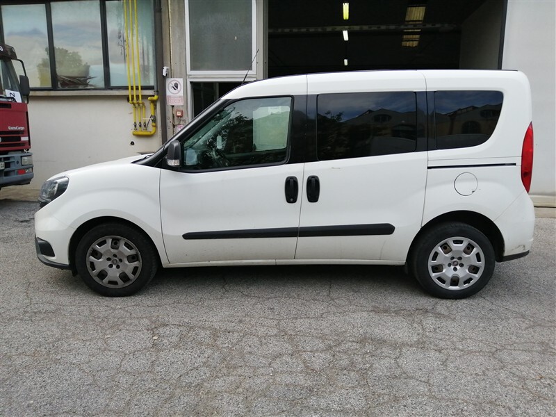 Automezzi Commerciali – Il lotto comprende un autocarro Fiat Doblò, anno di prima… — foto 2