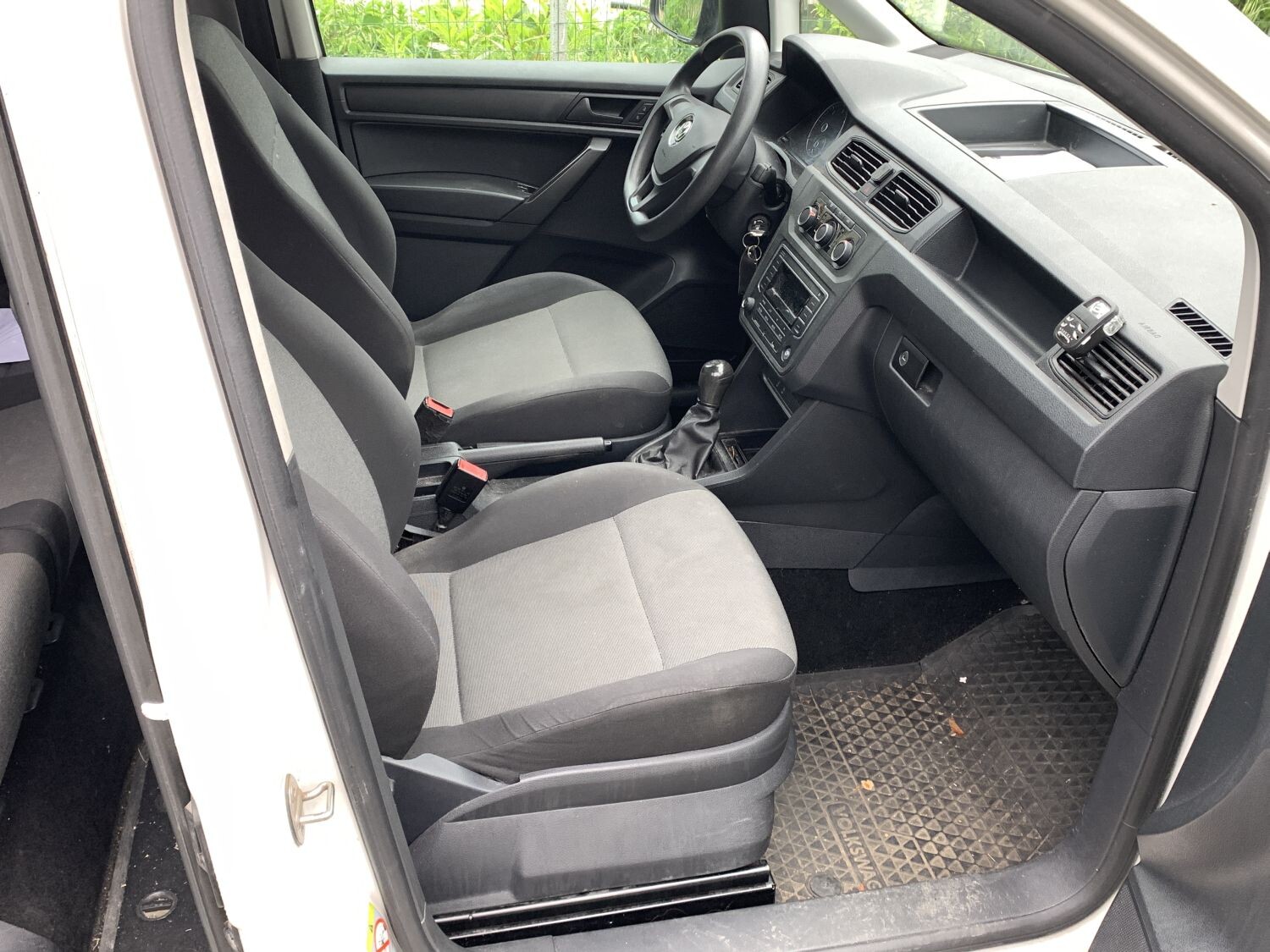Automezzi Commerciali – Il lotto comprende un furgone Volkswagen Caddy immatricolato nel… — foto 2