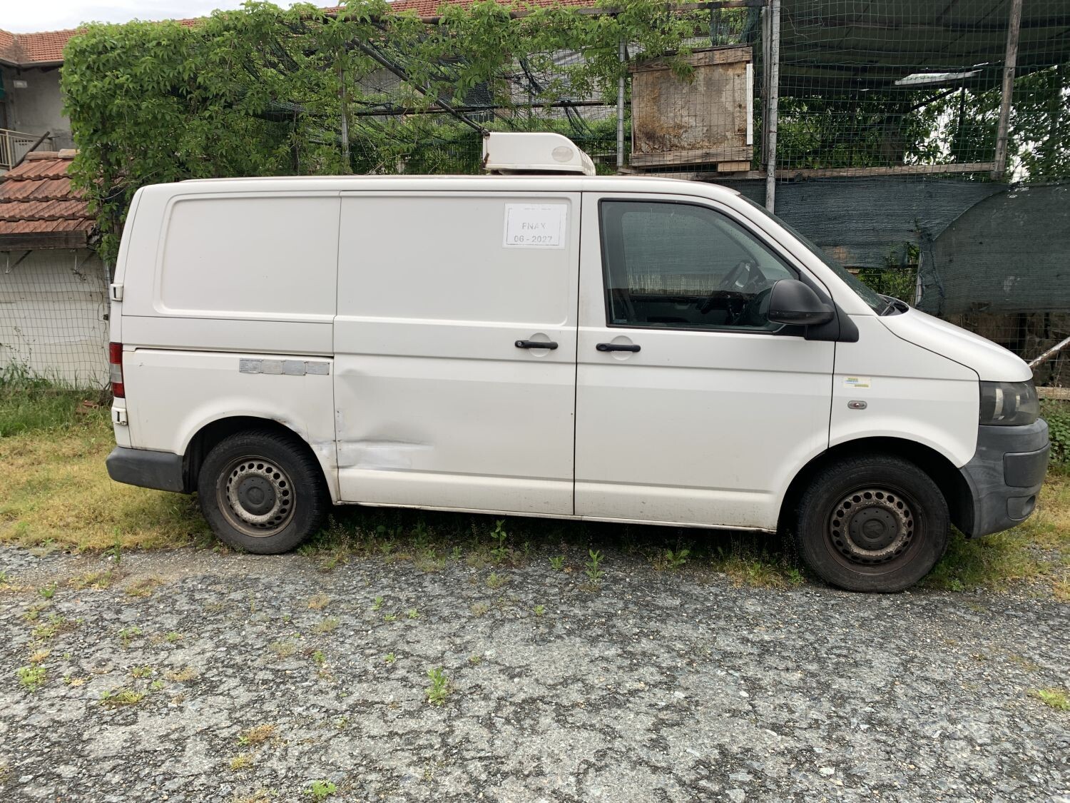 Automezzi Commerciali – Il lotto comprende un furgone isotermico Volkswagen Transporter… — foto 3