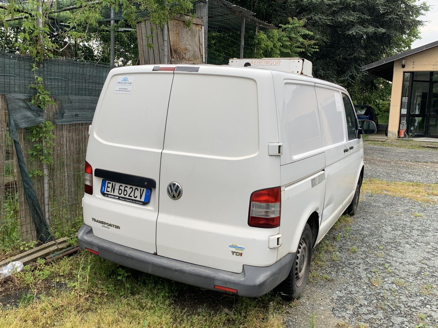 Automezzi Commerciali – Il lotto comprende un furgone isotermico Volkswagen Transporter… — foto 2