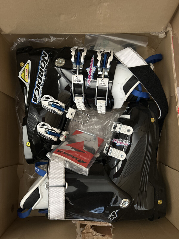 Bene Generico – Il lotto comprende un paio di sci Nordica Conquer XBI CT, taglia… — foto 2