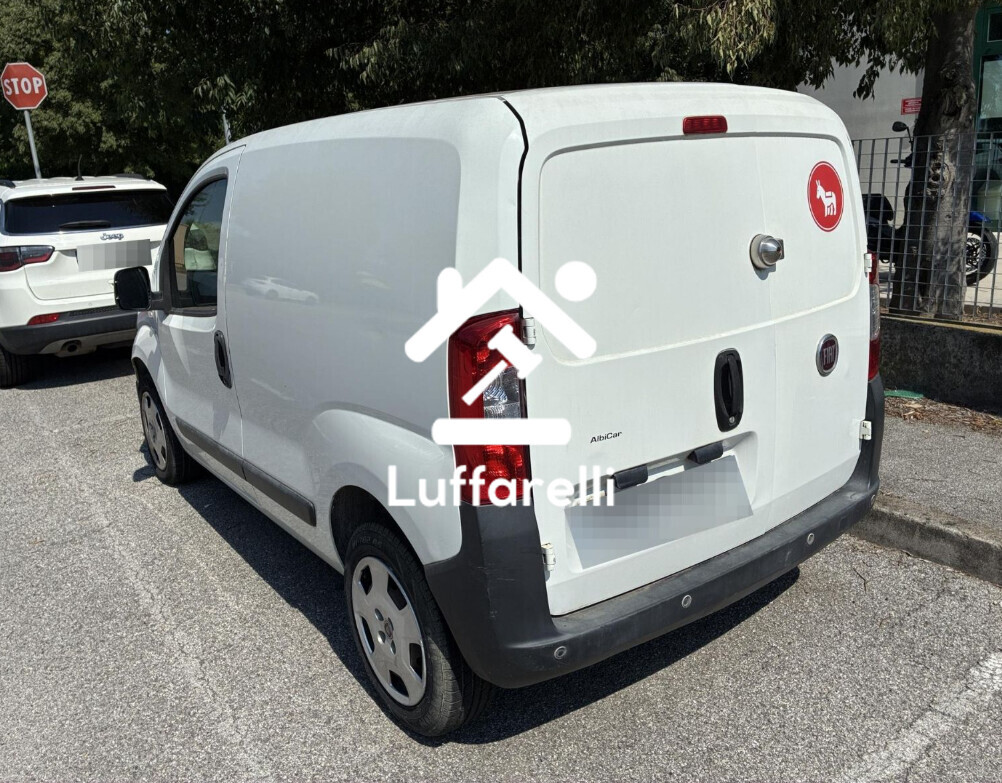 Automezzi Commerciali – Il lotto comprende un furgone Fiat modello Fiorino, anno 2016… — foto 3