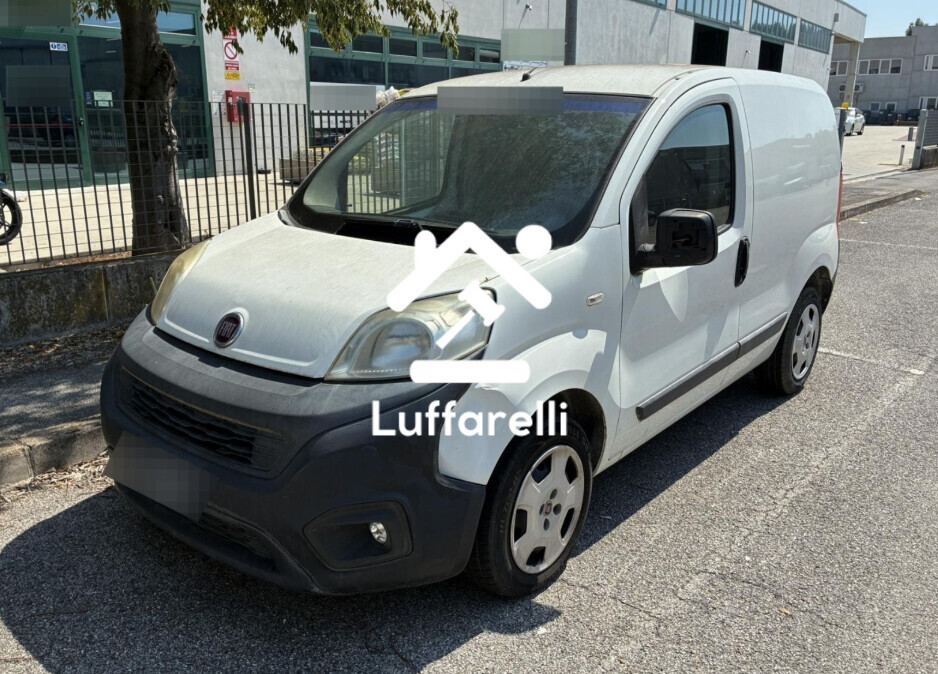 Automezzi Commerciali – Il lotto comprende un furgone Fiat modello Fiorino, anno 2016… — foto 2