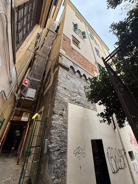APPARTAMENTO VICO SQUARCIAFICO - GENOVA — foto 2