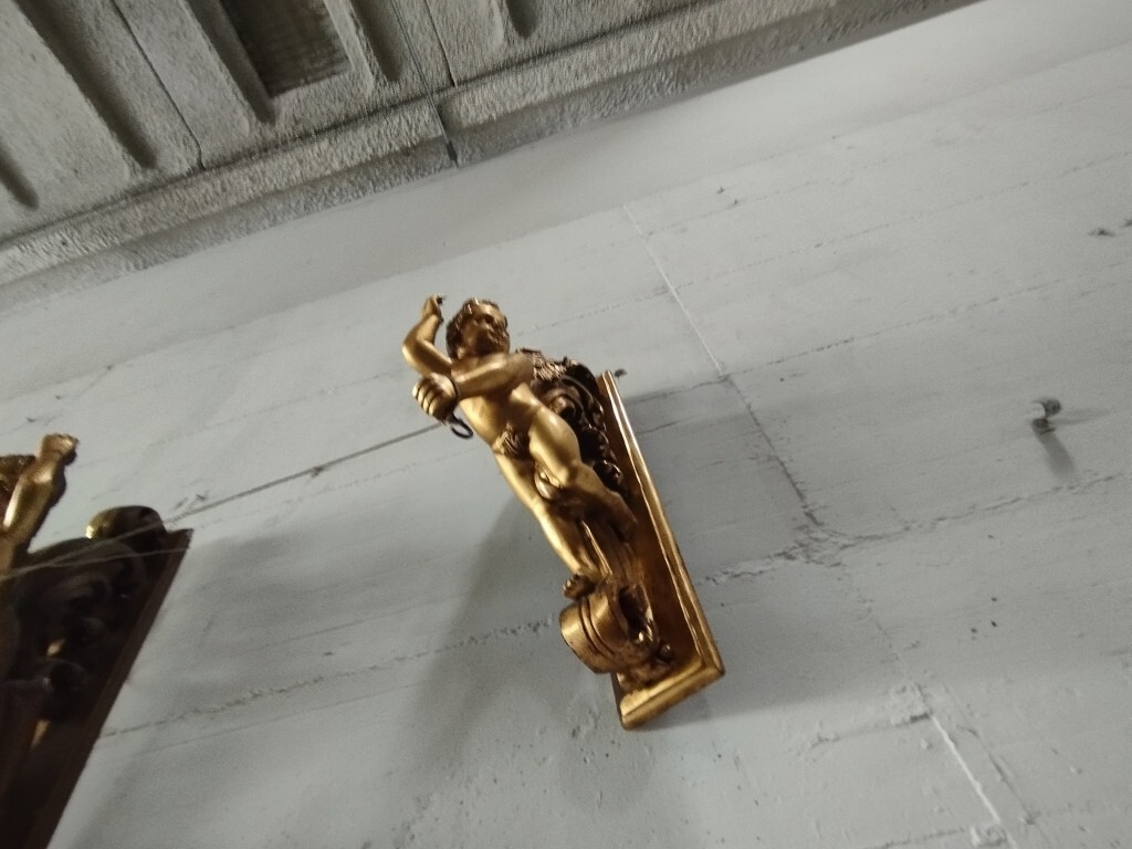 Mobili Da Casa E Varie – Il lotto comprende due angeli in foglia d'oro da applicare a… — foto 3