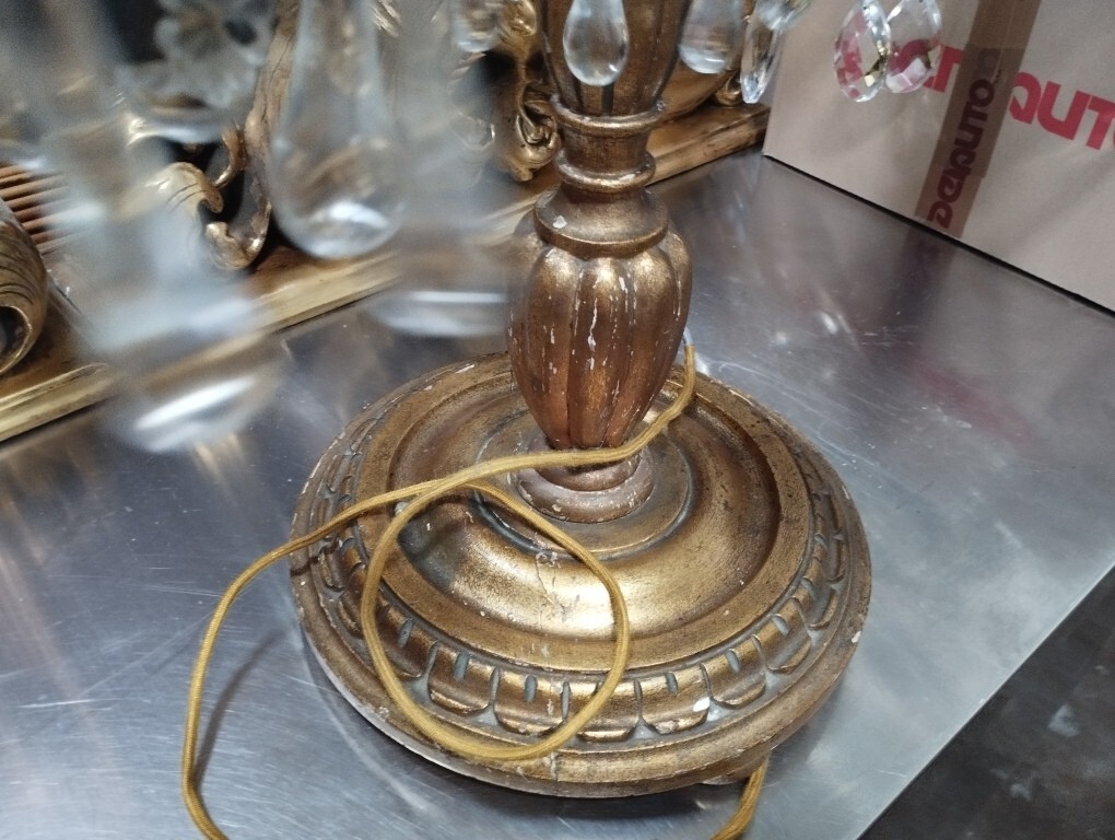 Oggetti D'Arte O Antiquariato – Il lotto comprende un lampadario con gocce di vetro/cristallo a… — foto 6