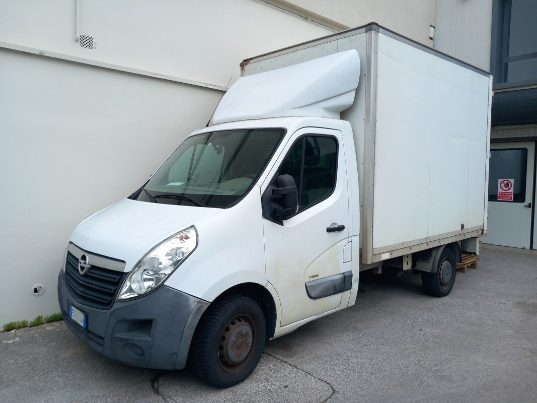 Automezzi Commerciali – Il lotto comprende un autocarro Opel Movano. Il bene viene… — foto 2