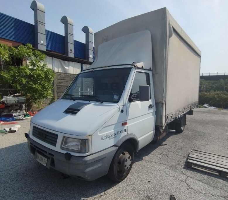 Automezzi Commerciali – Il lotto comprende un autocarro Iveco Fiat 35 12 3 6… — foto 3