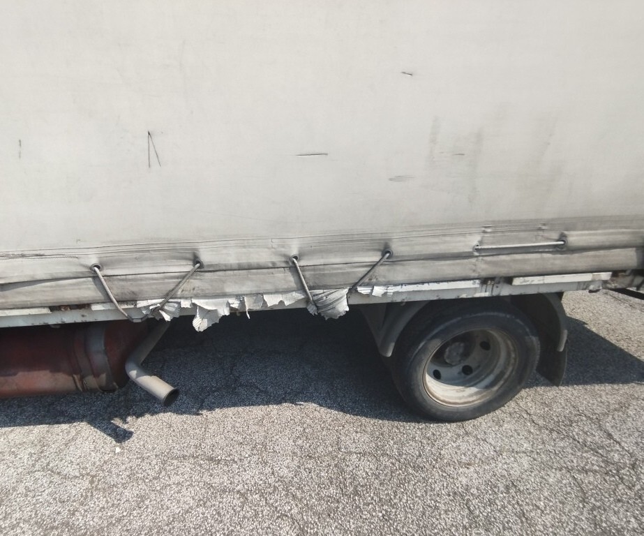Automezzi Commerciali – Il lotto comprende un autocarro Iveco Fiat 35 12 3 6… — foto 4