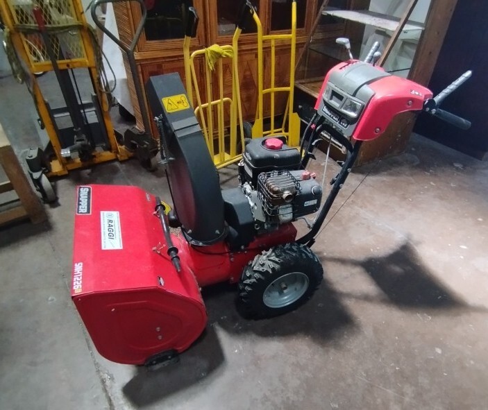 Attrezzature Ed Utensili – Il lotto comprende una turbina spazzaneve, marca Snapper… — foto 2
