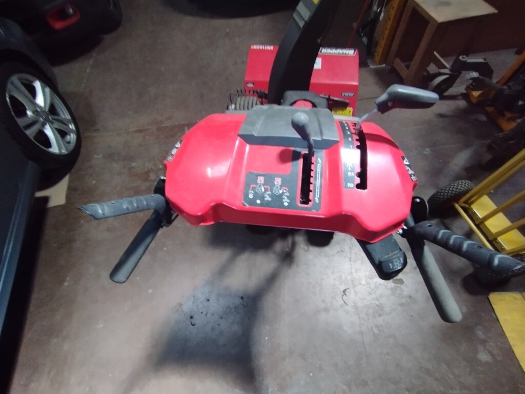 Attrezzature Ed Utensili – Il lotto comprende una turbina spazzaneve, marca Snapper… — foto 5