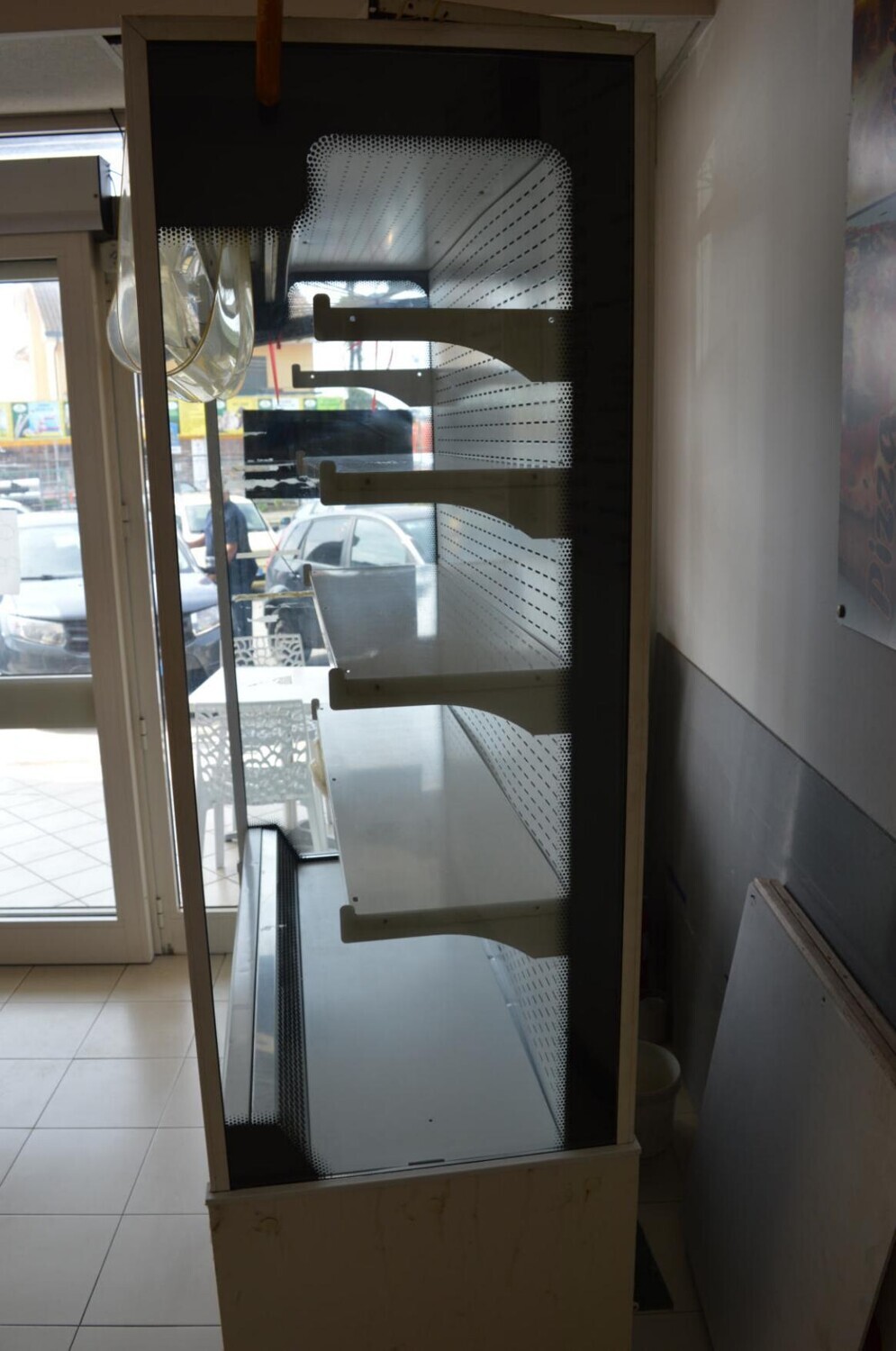 Attrezzature Ed Utensili – Il lotto comprende attrezzature e arredi per attività di… — foto 3