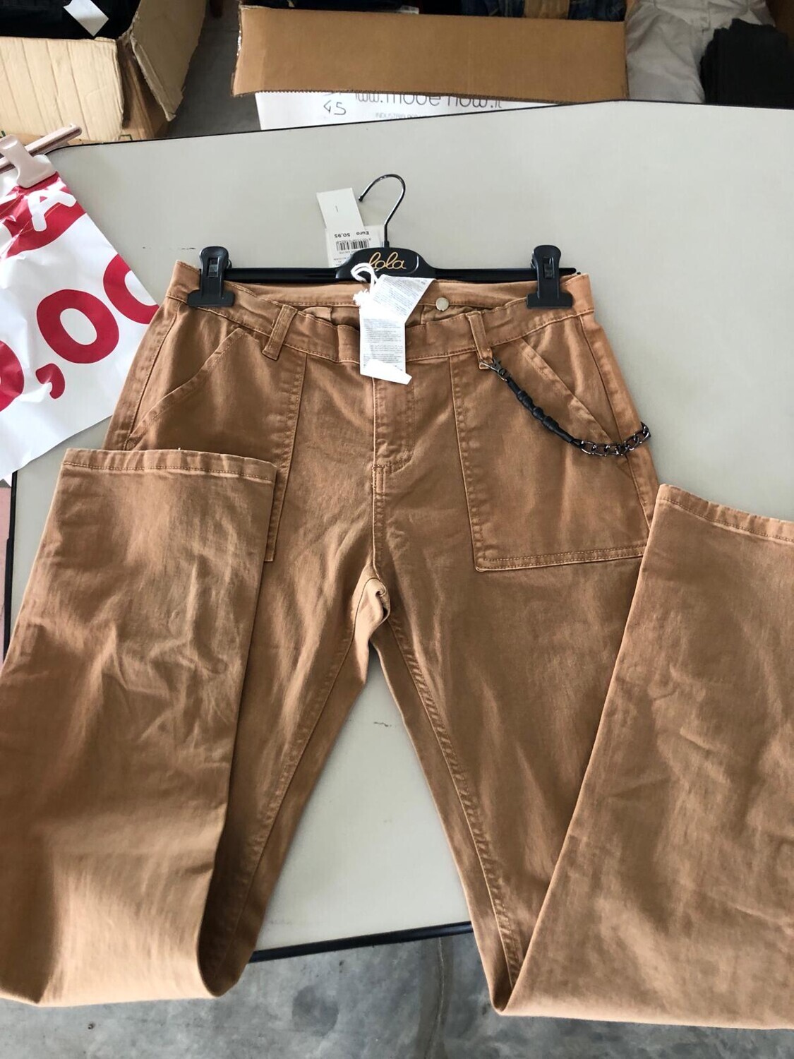 Abbigliamento E Calzature – Il lotto comprende uno stock di abbigliamento per bambino/a… — foto 9