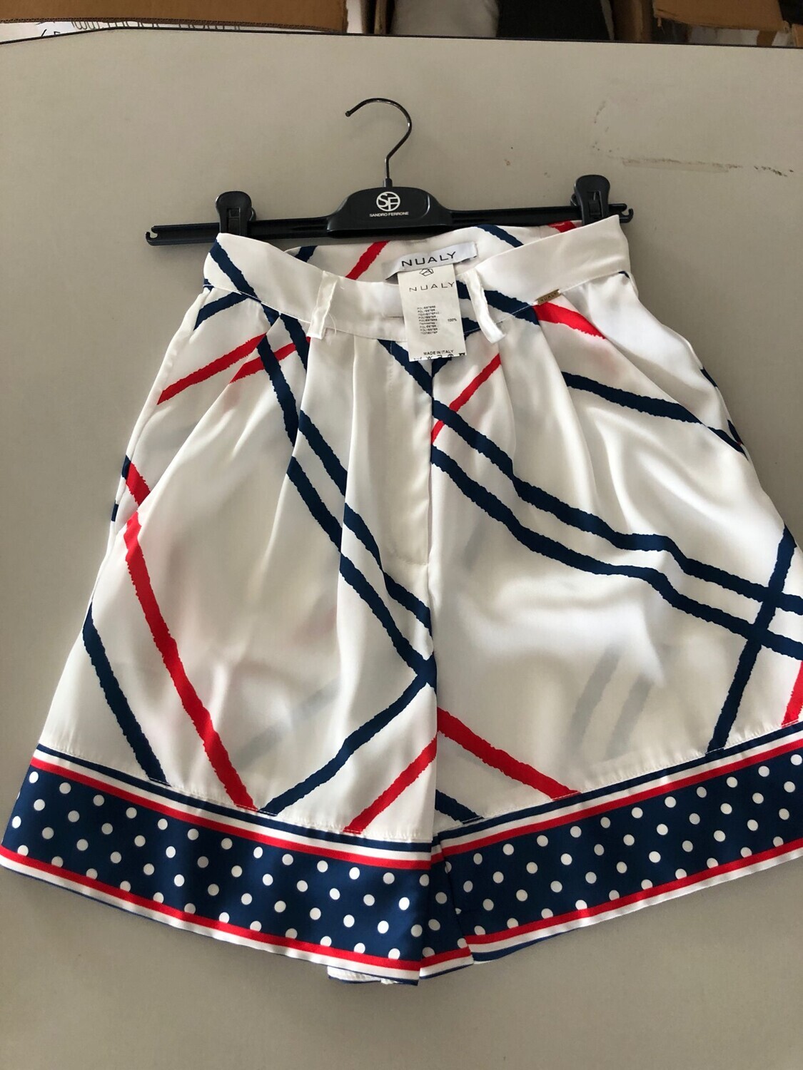 Abbigliamento E Calzature – Il lotto comprende un insieme di abbigliamento donna, circa 225… — foto 2