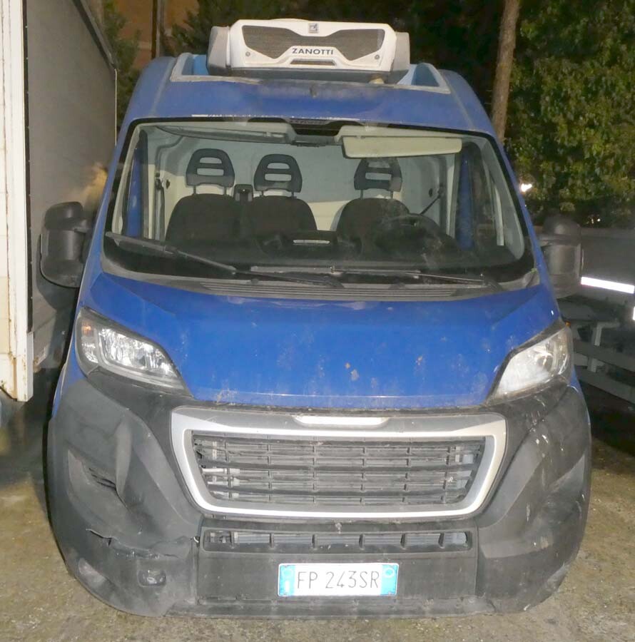 Automezzi Commerciali – Il lotto comprende un autocarro Peugeot Boxer, furgone… — foto 2