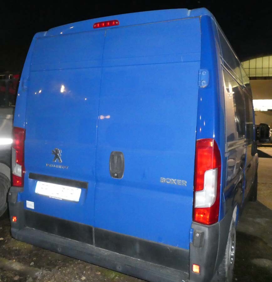 Automezzi Commerciali – Il lotto comprende un autocarro Peugeot Boxer, furgone… — foto 3
