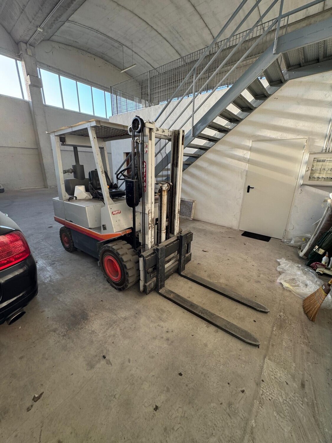 Muletto OMD130C e spazzatrice — foto 2