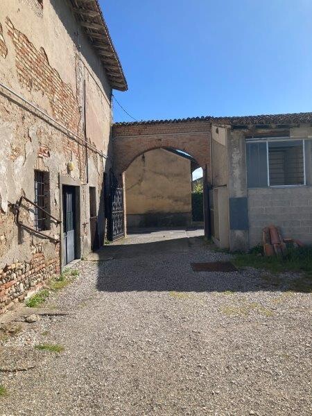DEPOSITO / MAGAZZINO VIA VITTORIO EMANUELE II - FORNOVO SAN GIOVANNI — foto 2
