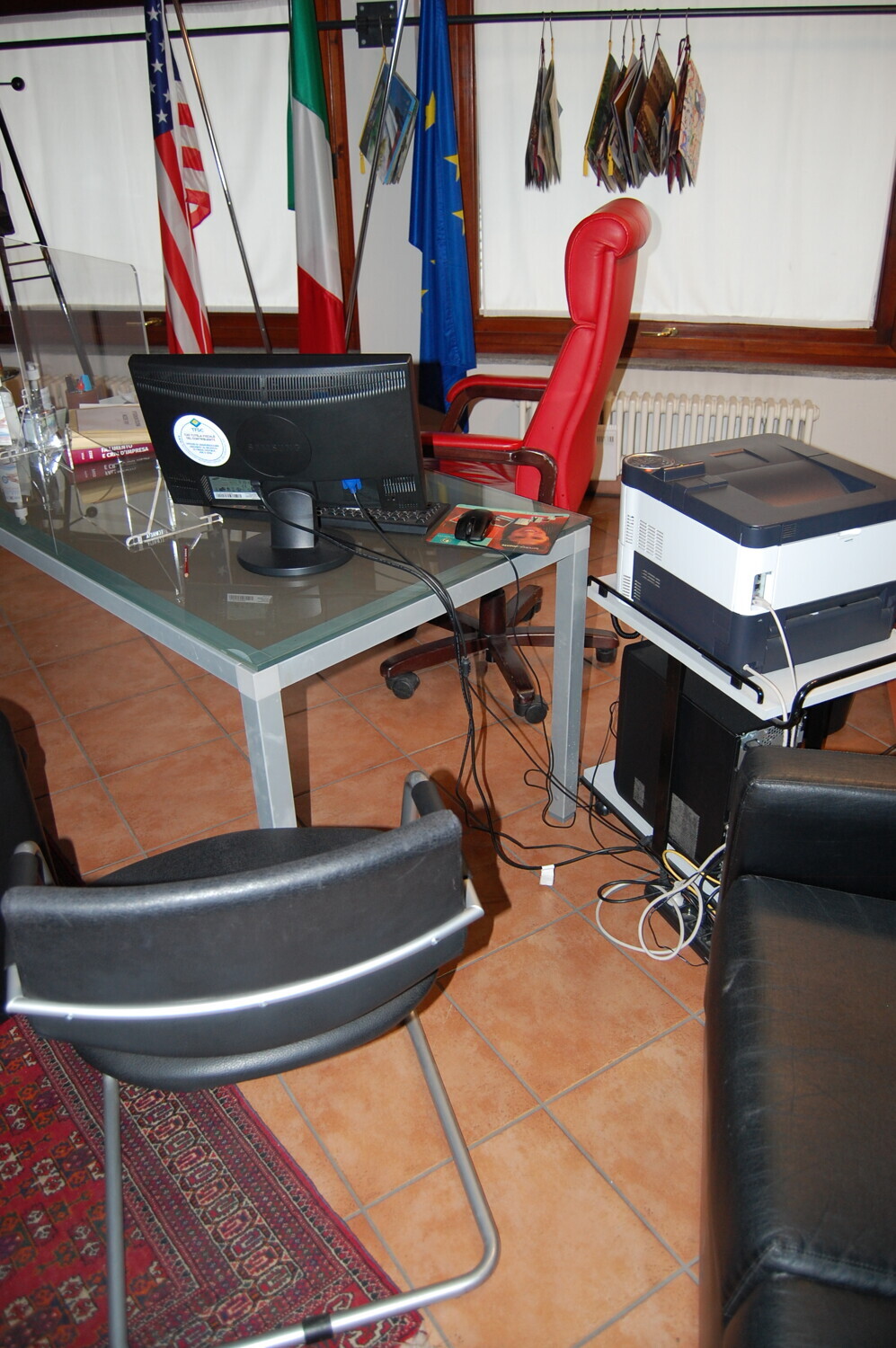 Arredi e macchine elettroniche per ufficio — foto 6