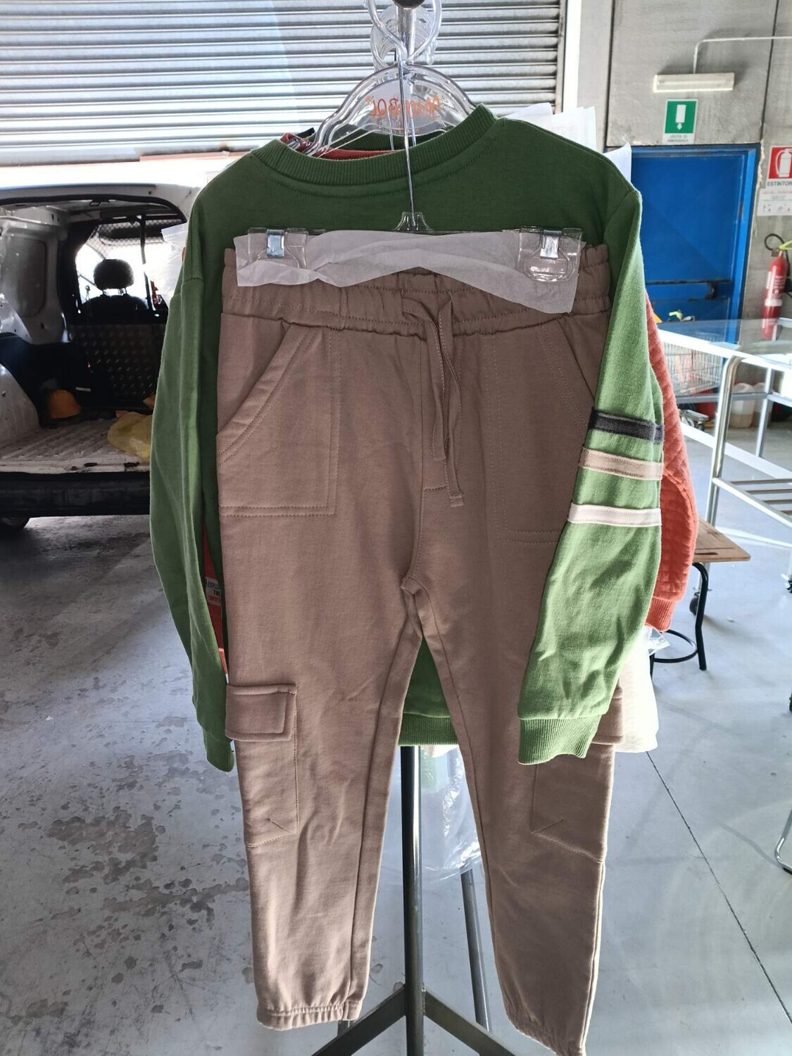 Stock di 125 capi di abbigliamento per bambini — foto 4