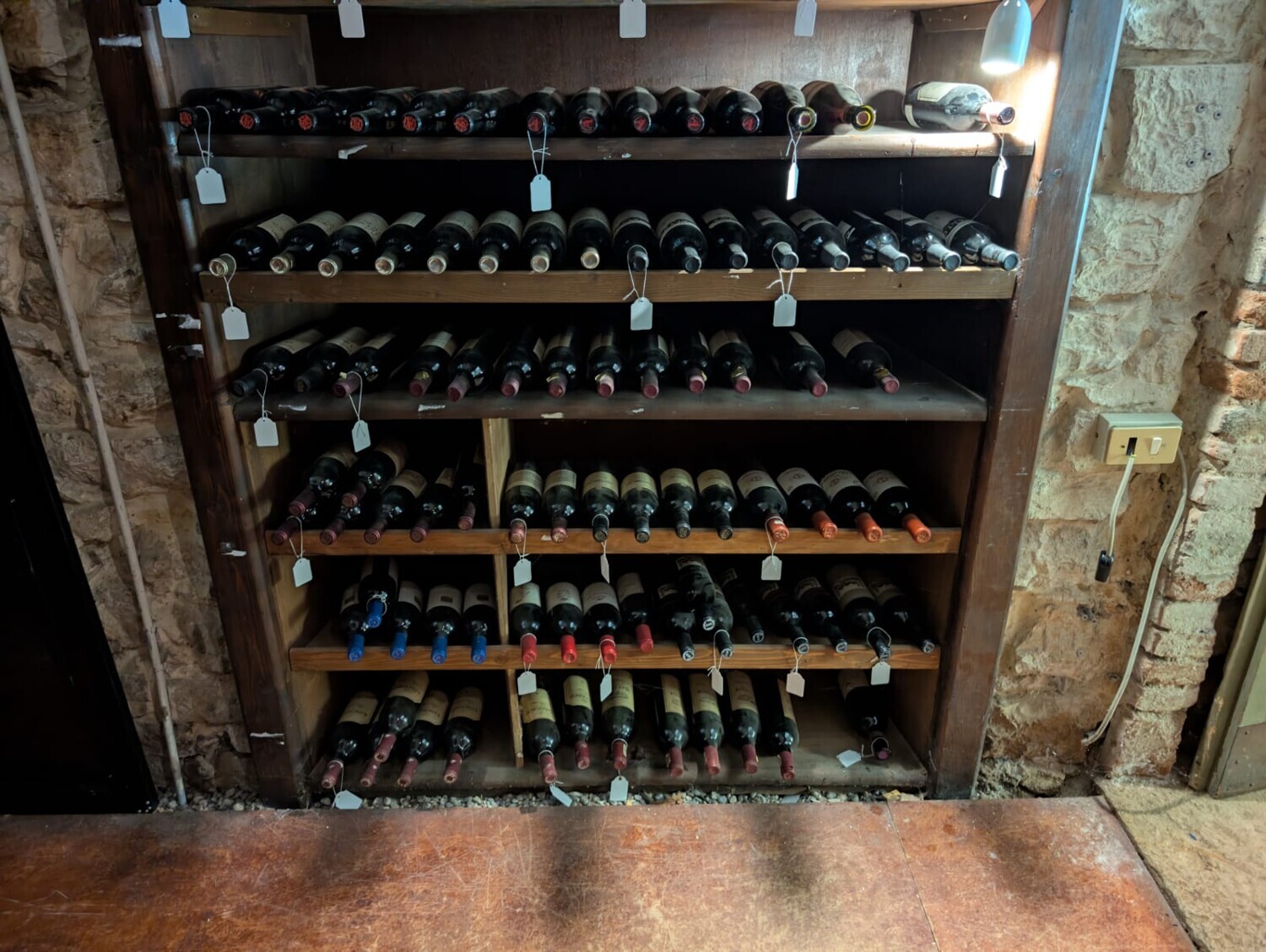Oltre 1.600 bottiglie di vini italiani ed esteri e Champagne — foto 3
