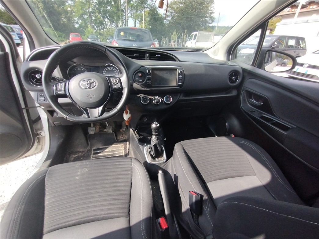 Toyota Yaris benzina 2018, 105.552 km — foto 8