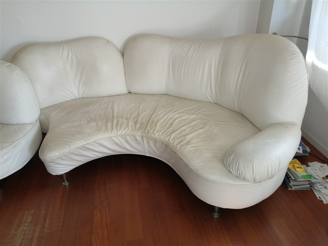 Divano angolare in pelle bianca e 2 poltrone in pelle — foto 2