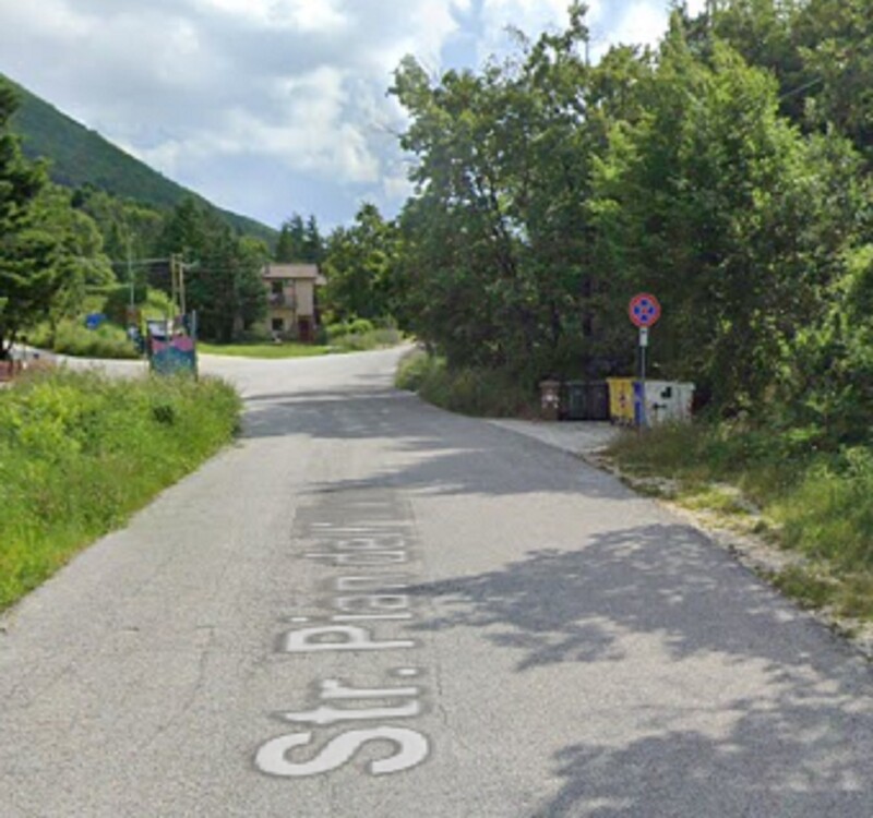 Immagine di ALBERGO IN LOCALITA’ PIAN DELL’ELMO – APIRO (MC)